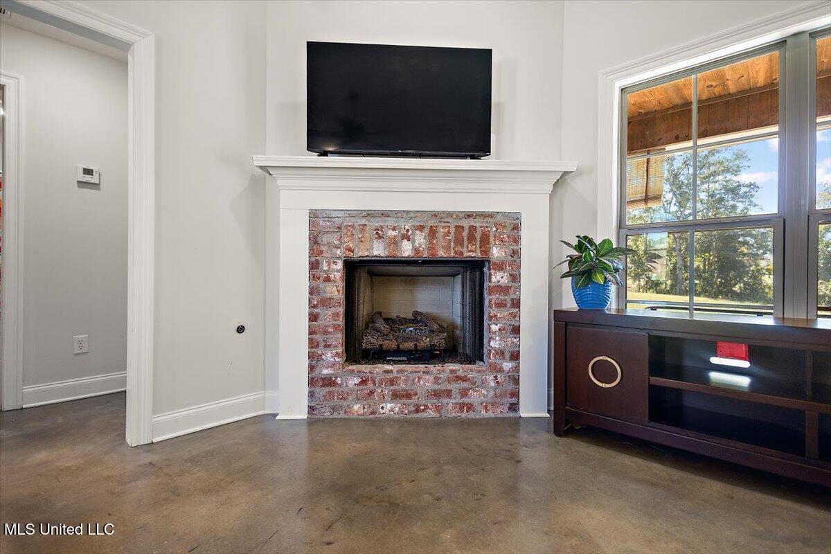 103 Brunswick Cove Canton, MS 39046 - Photo 8 of 26 10-HTP26983