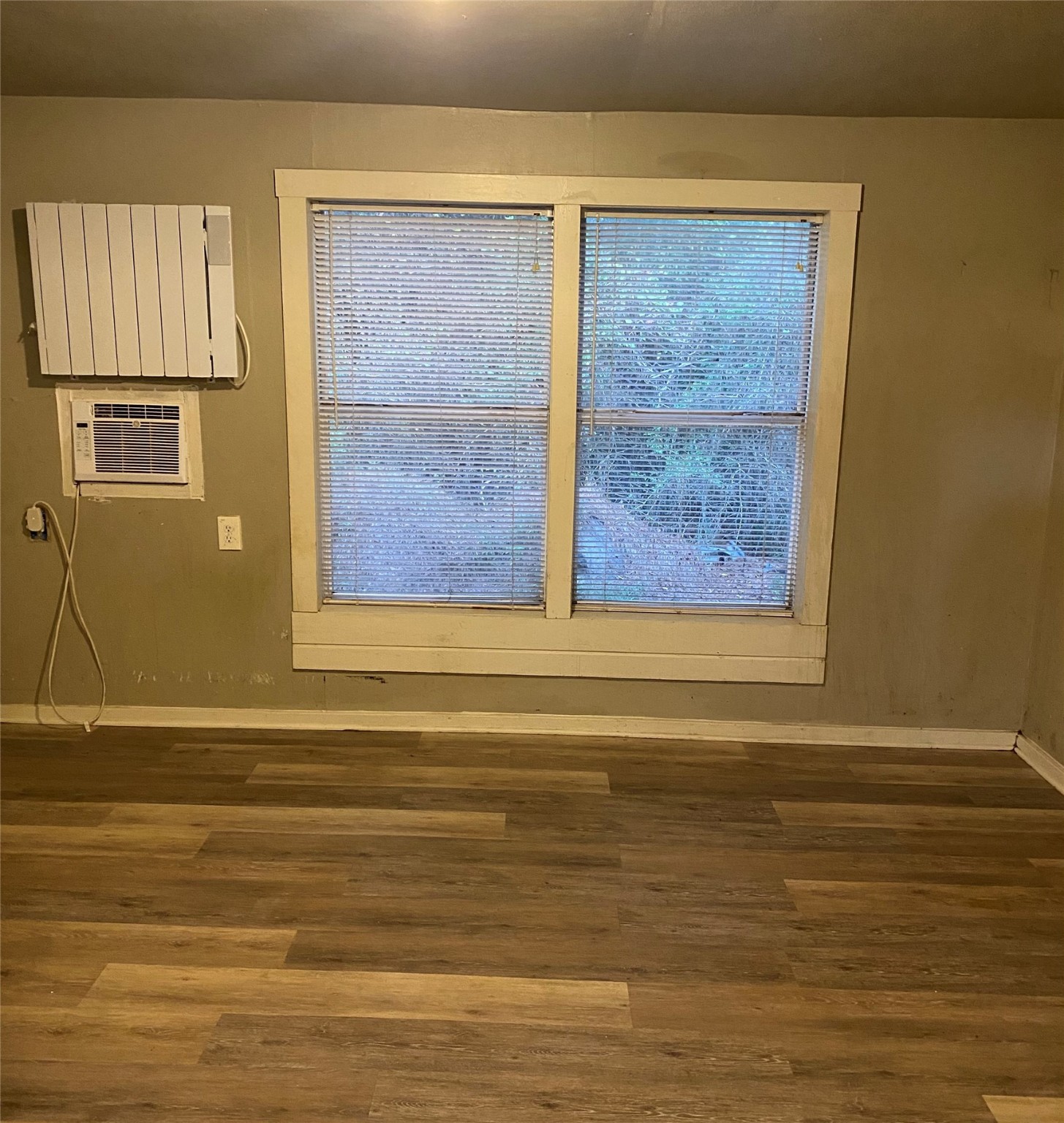 983 County Road, Unit 4350 Woodville, TX 75979 - Photo 9 of 18 a view of a door and an empty space