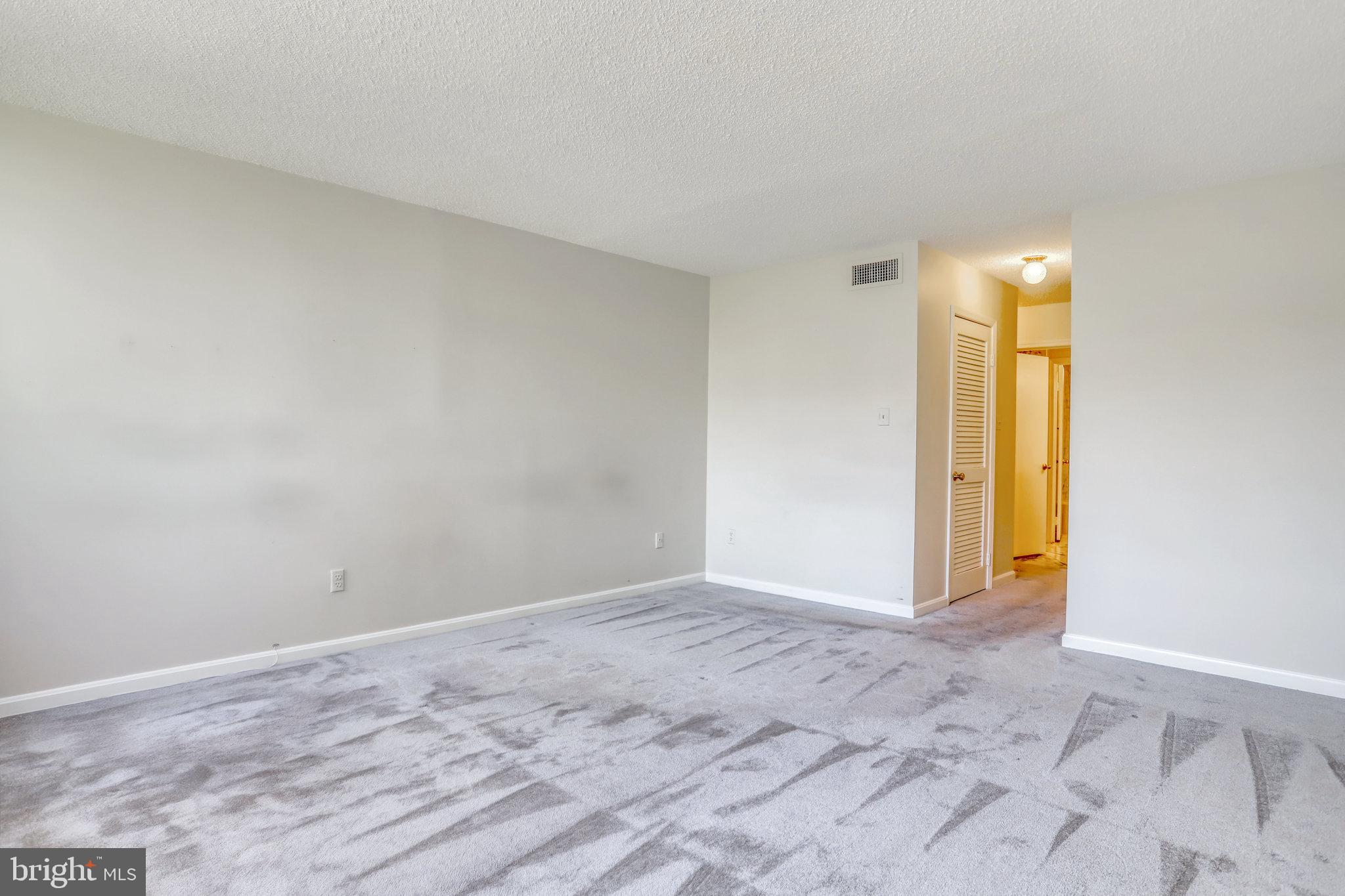 1101 South Arlington Ridge Road, Unit 114 Arlington, VA 22202 - Photo 13 of 44 Primary bedroom