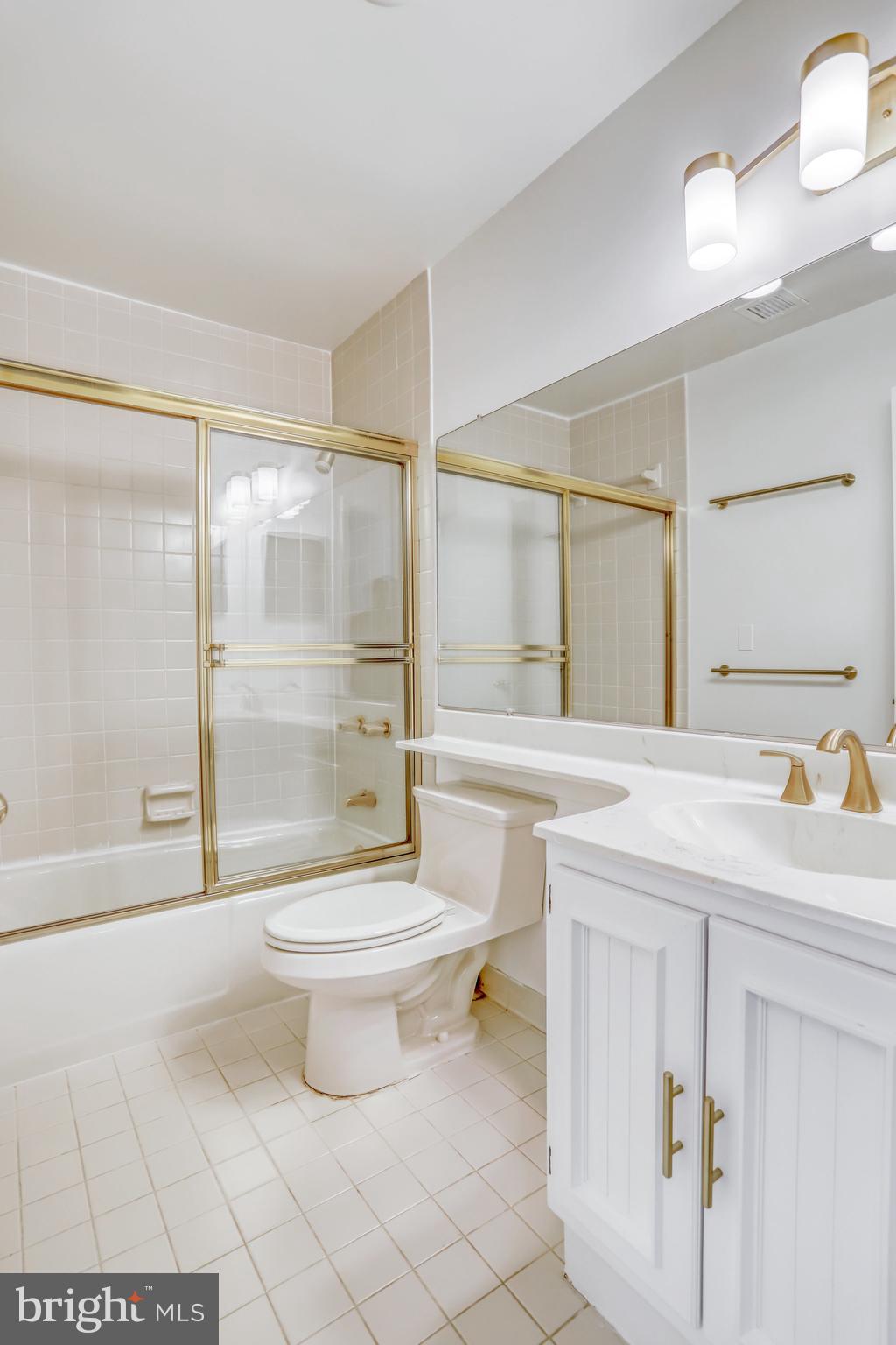 1101 South Arlington Ridge Road, Unit 114 Arlington, VA 22202 - Photo 25 of 44 Bath 2