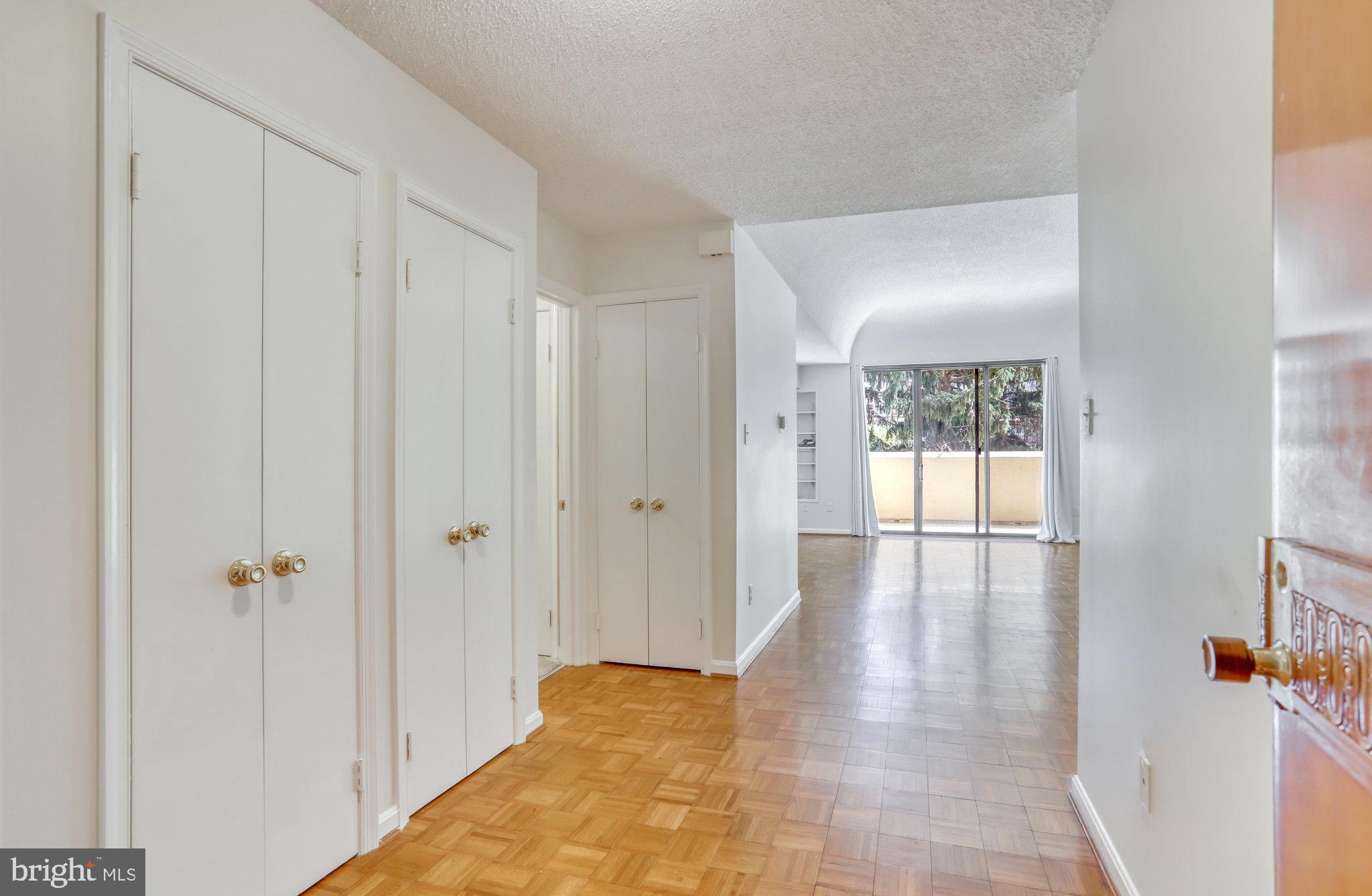 1101 South Arlington Ridge Road, Unit 114 Arlington, VA 22202 - Photo 3 of 44 Entrance, note closet space