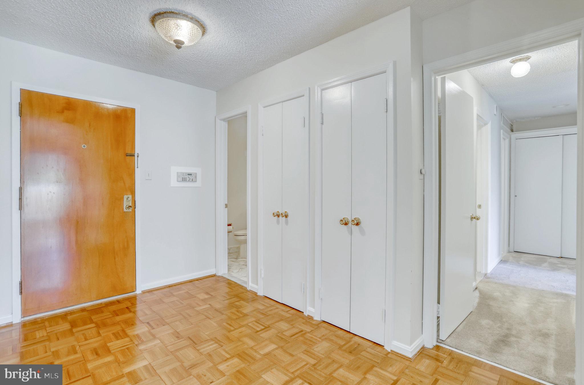 1101 South Arlington Ridge Road, Unit 114 Arlington, VA 22202 - Photo 4 of 44 Entrance