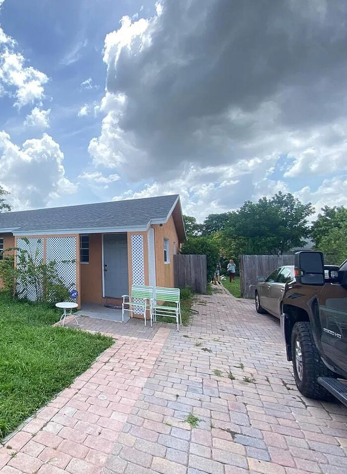 3437 Kirk Road Lake Worth, FL 33461 - Photo 2 of 3 IMG_6998