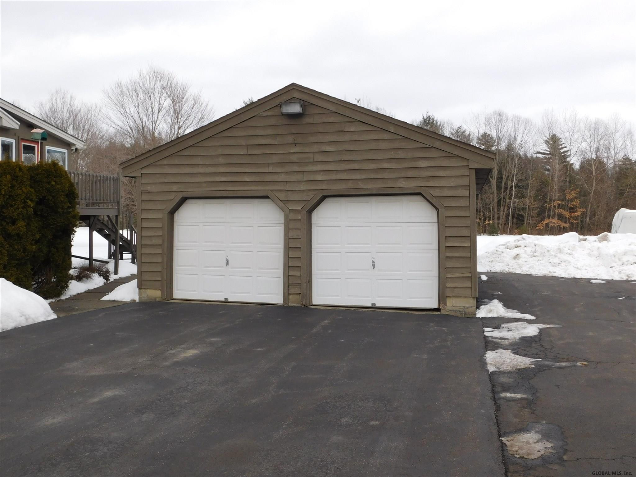 194 Fort Edward Road Moreau, NY 12828 - Photo 4 of 84 Photo 4