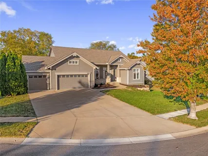 $640,000 | 8616 Baska Court, Lenexa, KS 66219