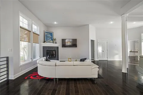 $640,000 | 8616 Baska Court, Lenexa, KS 66219