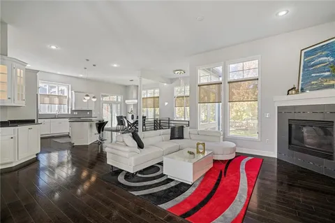 $640,000 | 8616 Baska Court, Lenexa, KS 66219