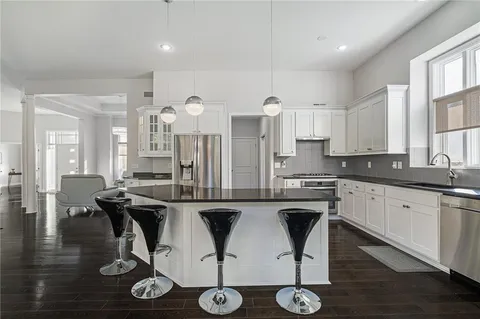 $640,000 | 8616 Baska Court, Lenexa, KS 66219