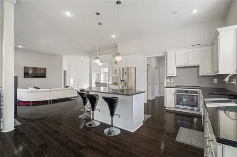 $640,000 | 8616 Baska Court, Lenexa, KS 66219