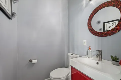 $640,000 | 8616 Baska Court, Lenexa, KS 66219