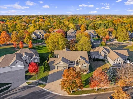 $640,000 | 8616 Baska Court, Lenexa, KS 66219