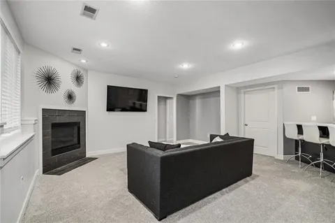 $640,000 | 8616 Baska Court, Lenexa, KS 66219