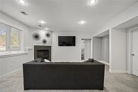 $640,000 | 8616 Baska Court, Lenexa, KS 66219