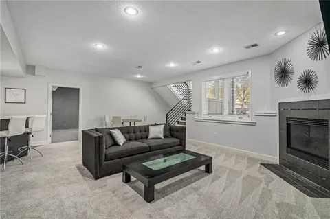 $640,000 | 8616 Baska Court, Lenexa, KS 66219