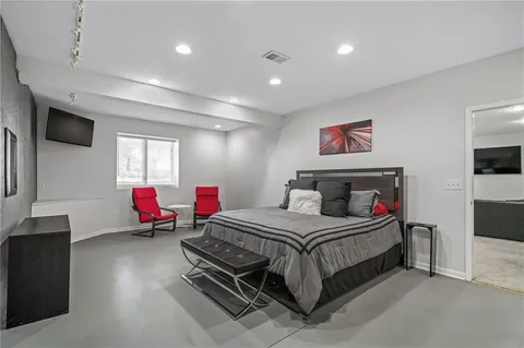 $640,000 | 8616 Baska Court, Lenexa, KS 66219