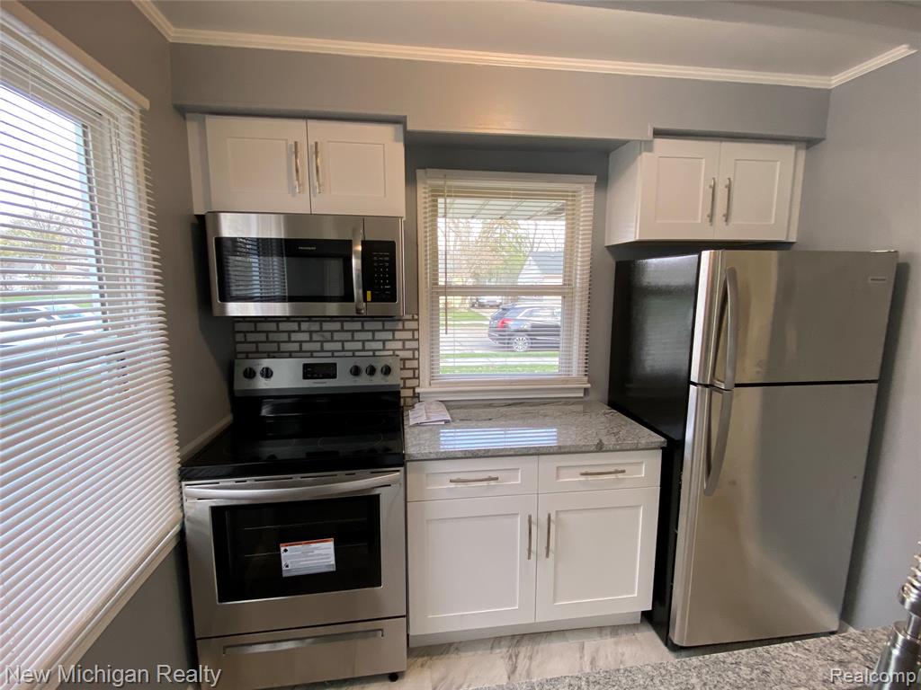3133 Warick Road Royal Oak, MI 48073 - Photo 13 of 28 Gallery Image 13