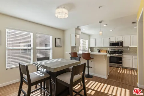 $1,149,999 | 8011 Hannum Avenue, Culver City, CA 90230