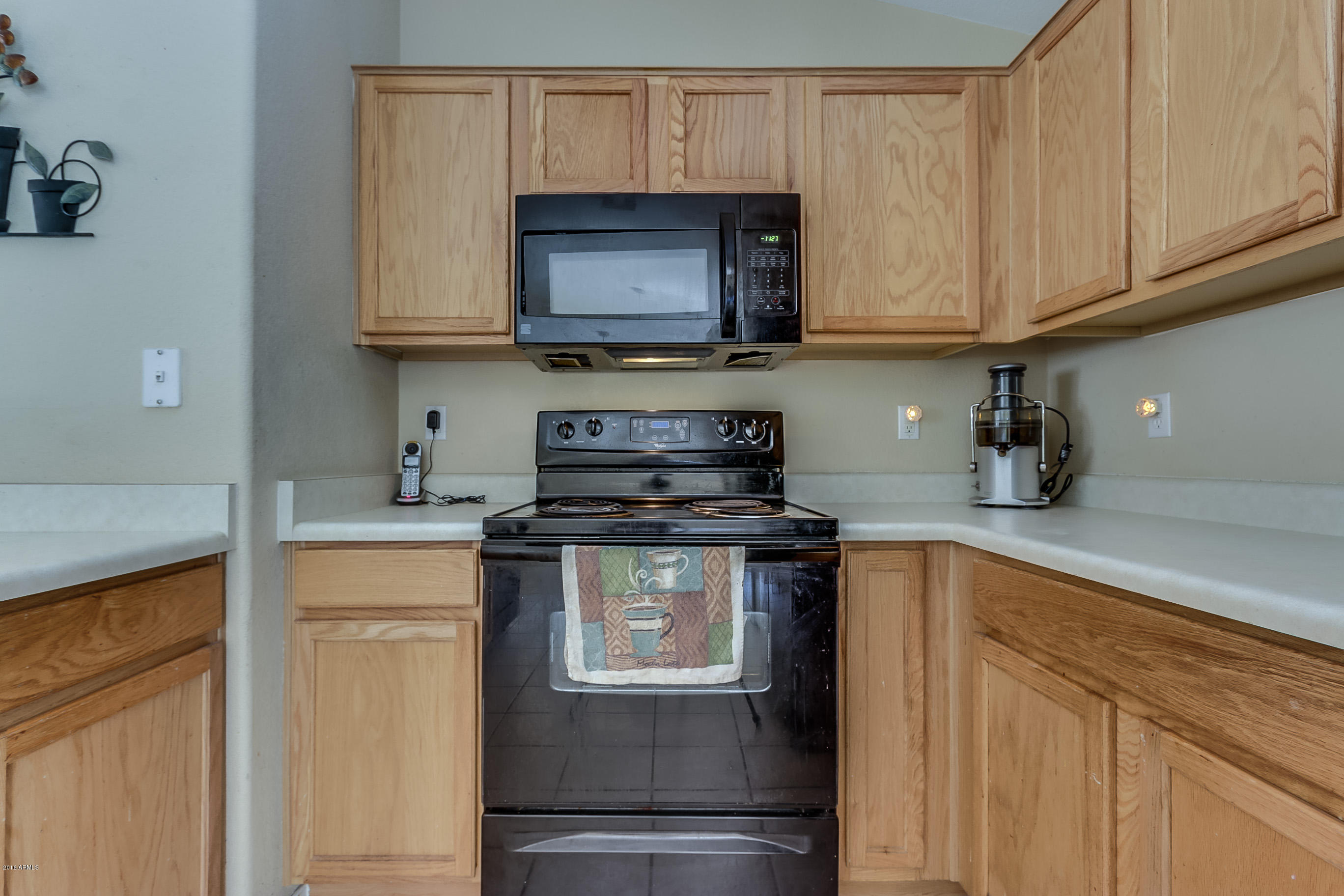 13042 West Redfield Road El Mirage, AZ 85335 - Photo 8 of 24 Kitchen