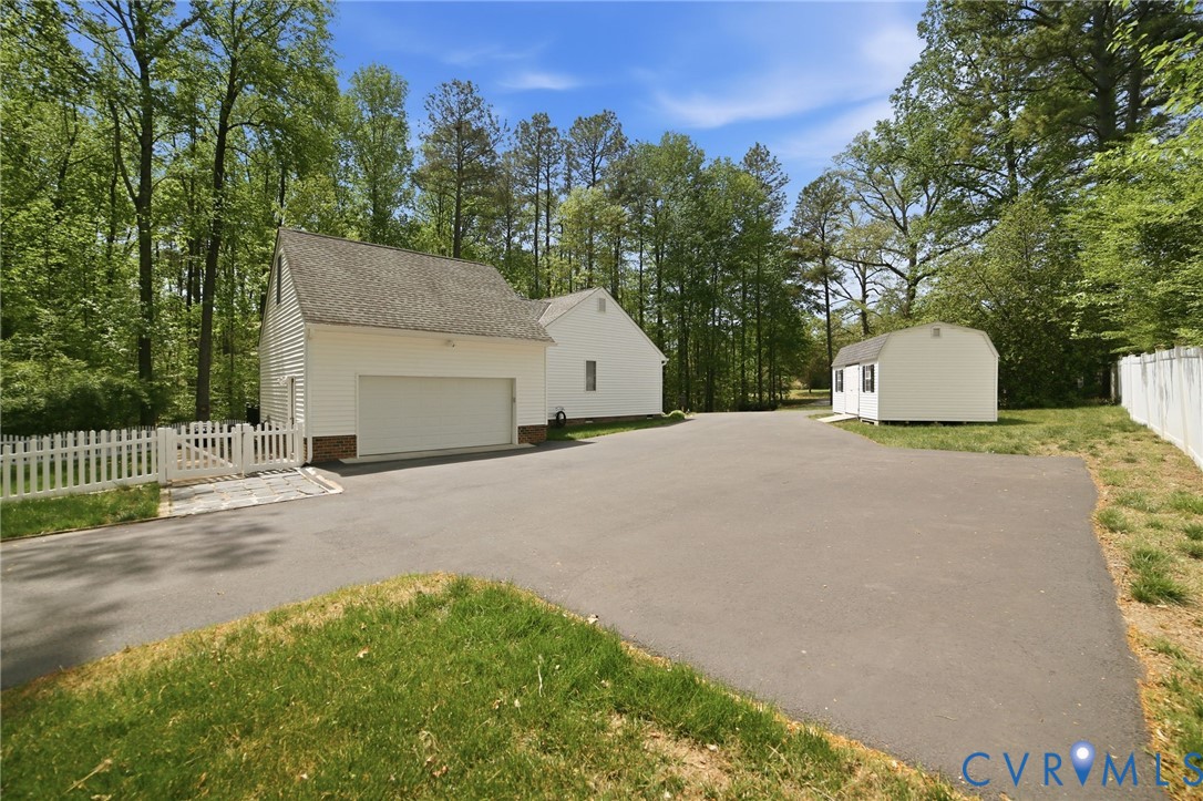 10068 Holly Road Mechanicsville, VA 23116 - Photo 18 of 52