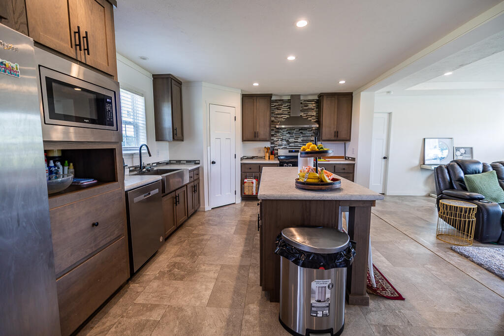 8 8 Rod Road, Unit 240 Waterville, ME 04901 - Photo 4 of 46 HY3A8155