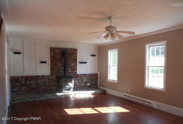 822 Lower Cherry Valley Road Stroudsburg, PA 18360 - Photo 5 of 11 Lower Cherry LR