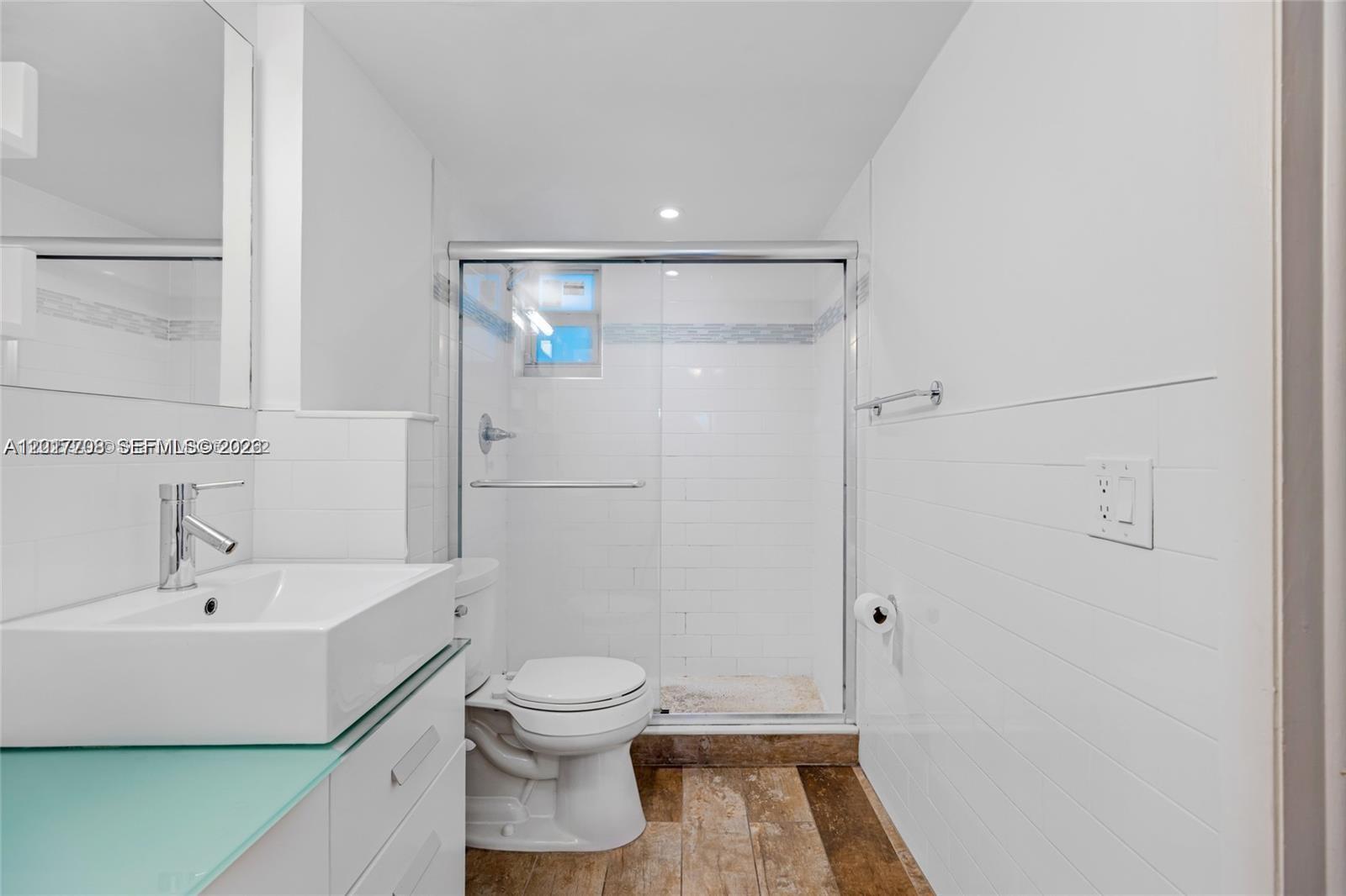 1674 Bay Road, Unit 302 Miami Beach, FL 33139 - Photo 10 of 15