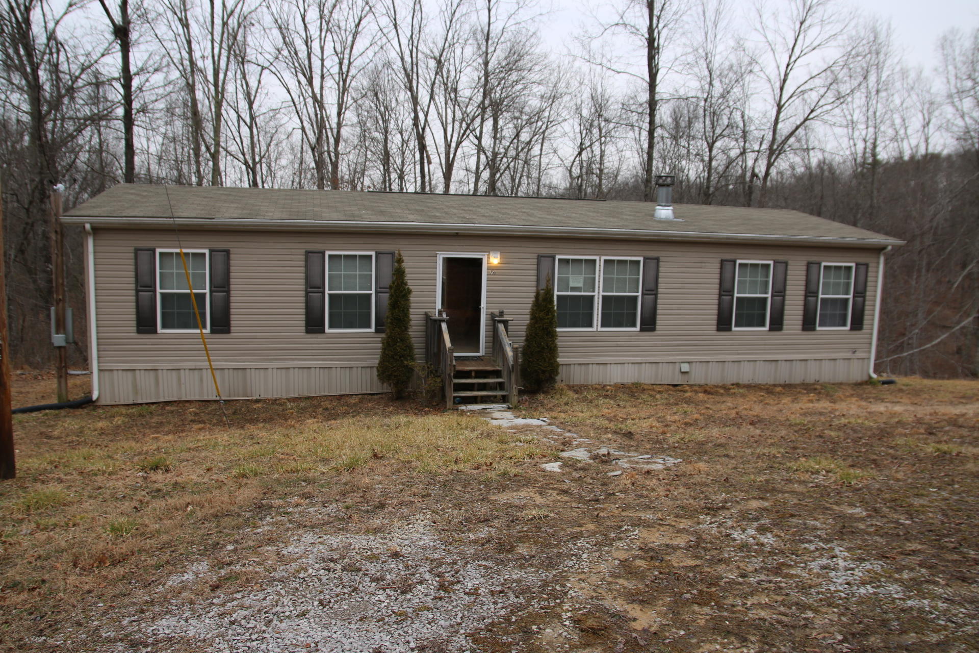 756 Claysville Road Crossville, TN 38571 - Photo 1 of 24 1 Front