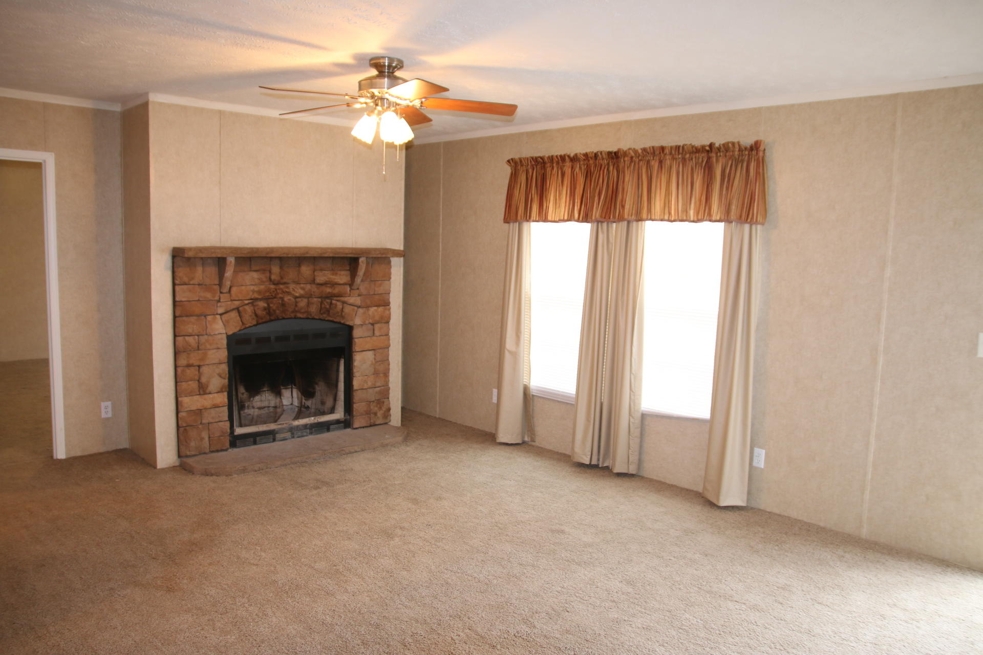 756 Claysville Road Crossville, TN 38571 - Photo 2 of 24 2 Living