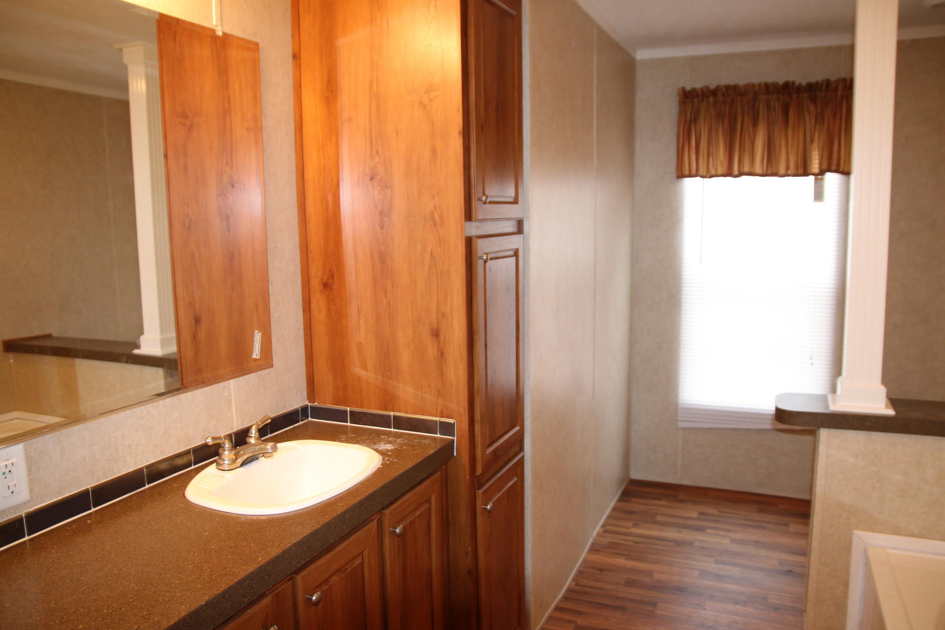 756 Claysville Road Crossville, TN 38571 - Photo 9 of 24 7 Master bath