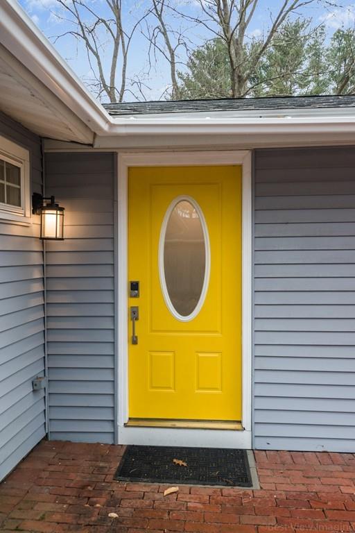 5 Russell Road Wayland, MA 01778 - Photo 2 of 27