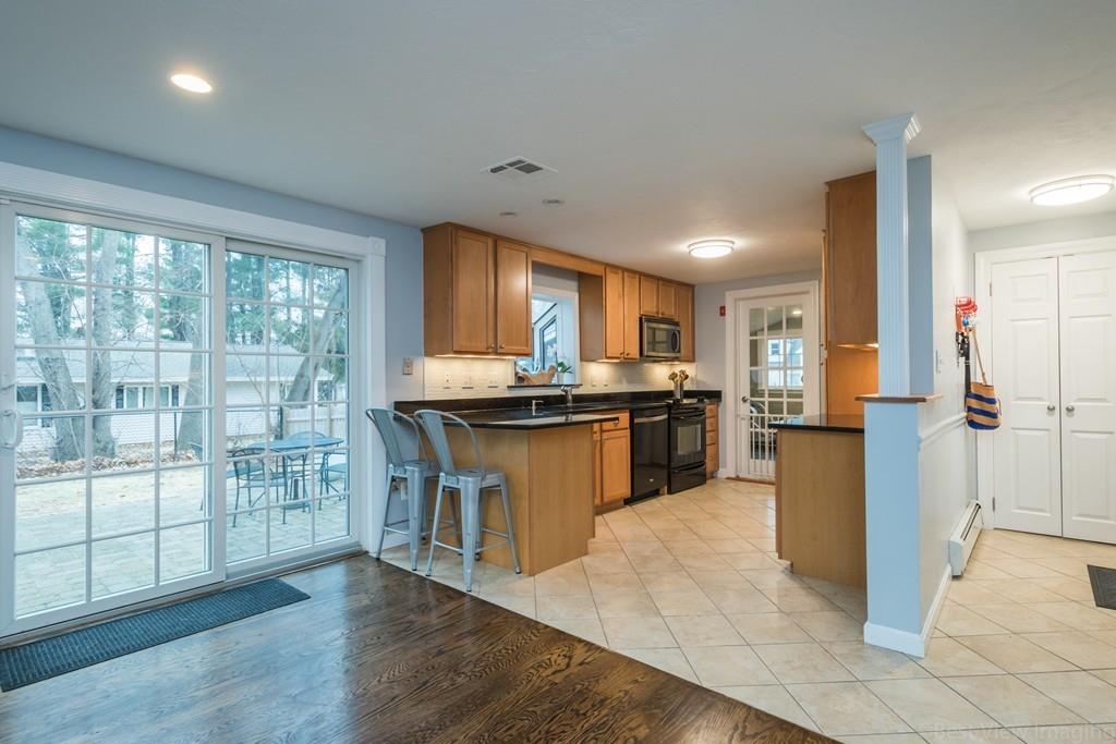 5 Russell Road Wayland, MA 01778 - Photo 5 of 27
