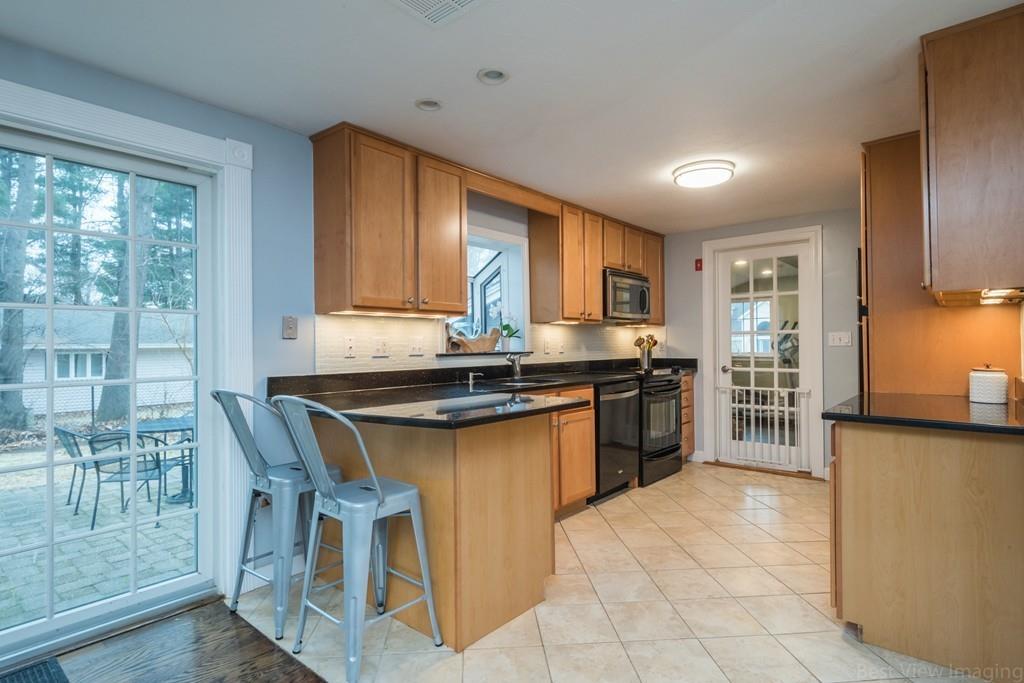 5 Russell Road Wayland, MA 01778 - Photo 7 of 27