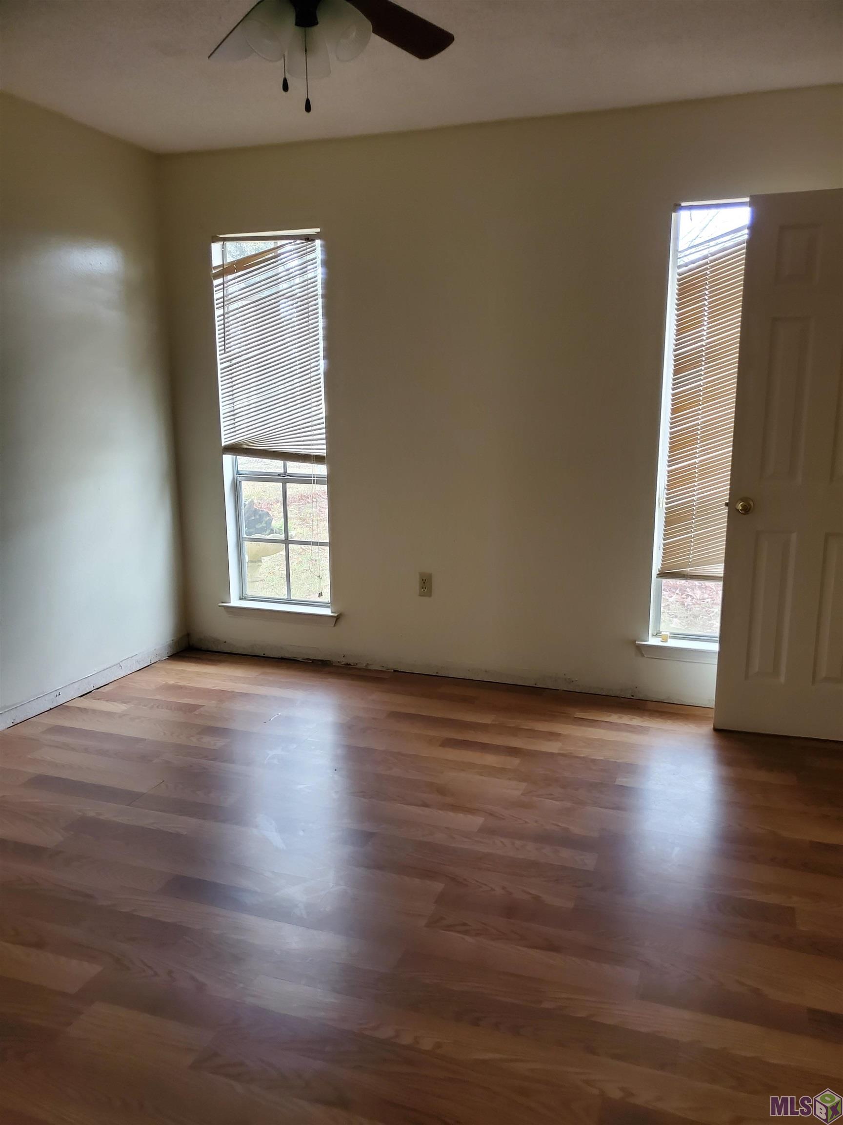 5535 Country Lane Baker, LA 70714 - Photo 2 of 8