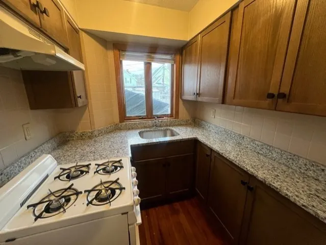 $2,000 | 39 Bay Street, Unit 1, New Bedford, MA 02740