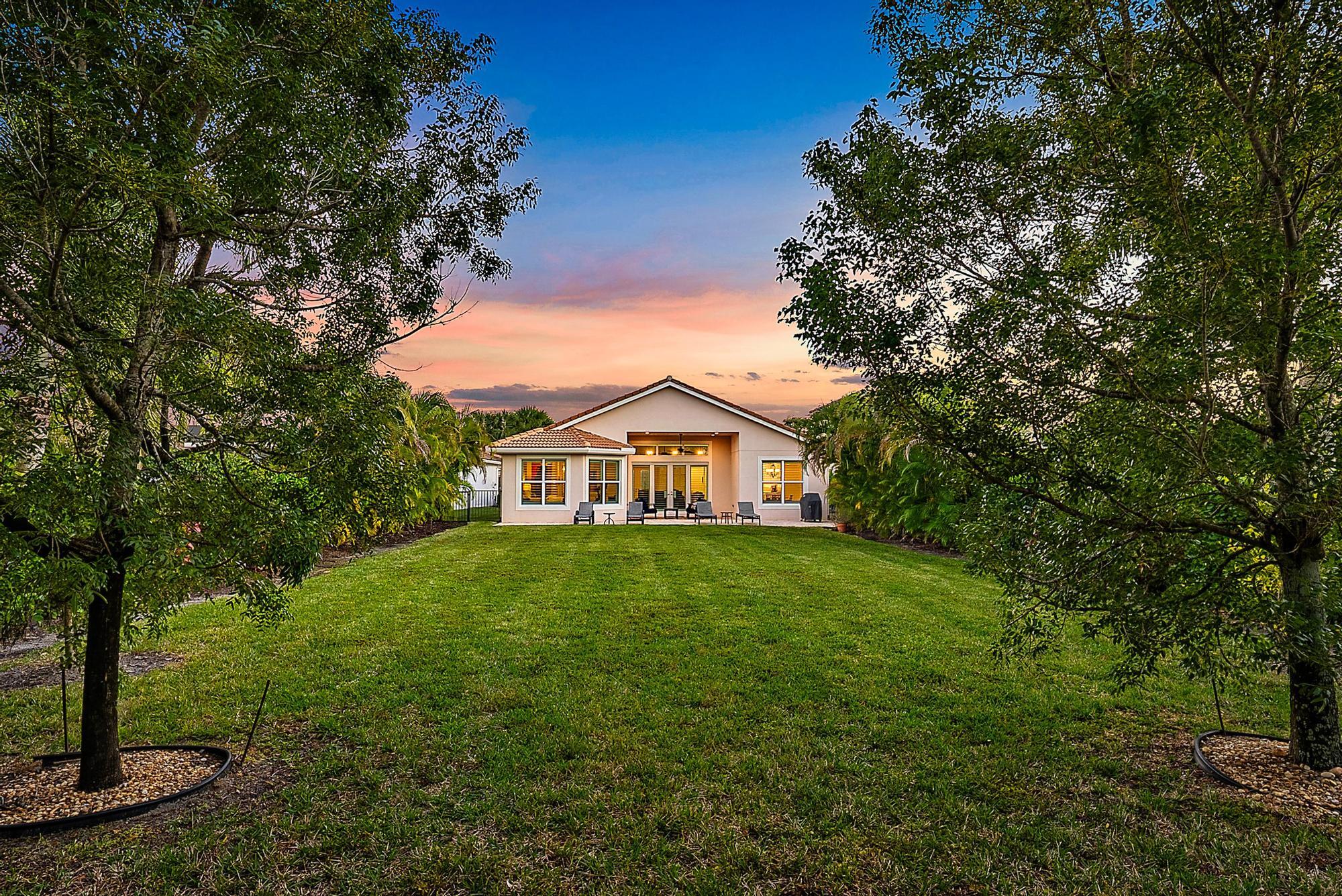 271 Carina Drive Jupiter, FL 33478 - Photo 3 of 43 271 Carina Dr