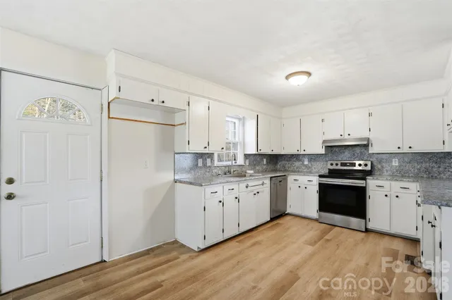 $350,000 | 324 Pawley Drive, Charlotte, NC 28214