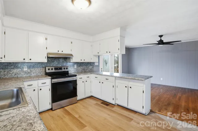 $350,000 | 324 Pawley Drive, Charlotte, NC 28214