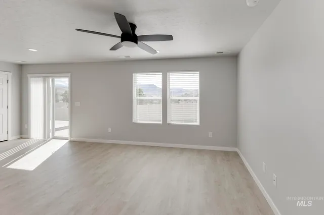 $333,990 | 117 Caribou Street, Horseshoe Bend, ID 83629