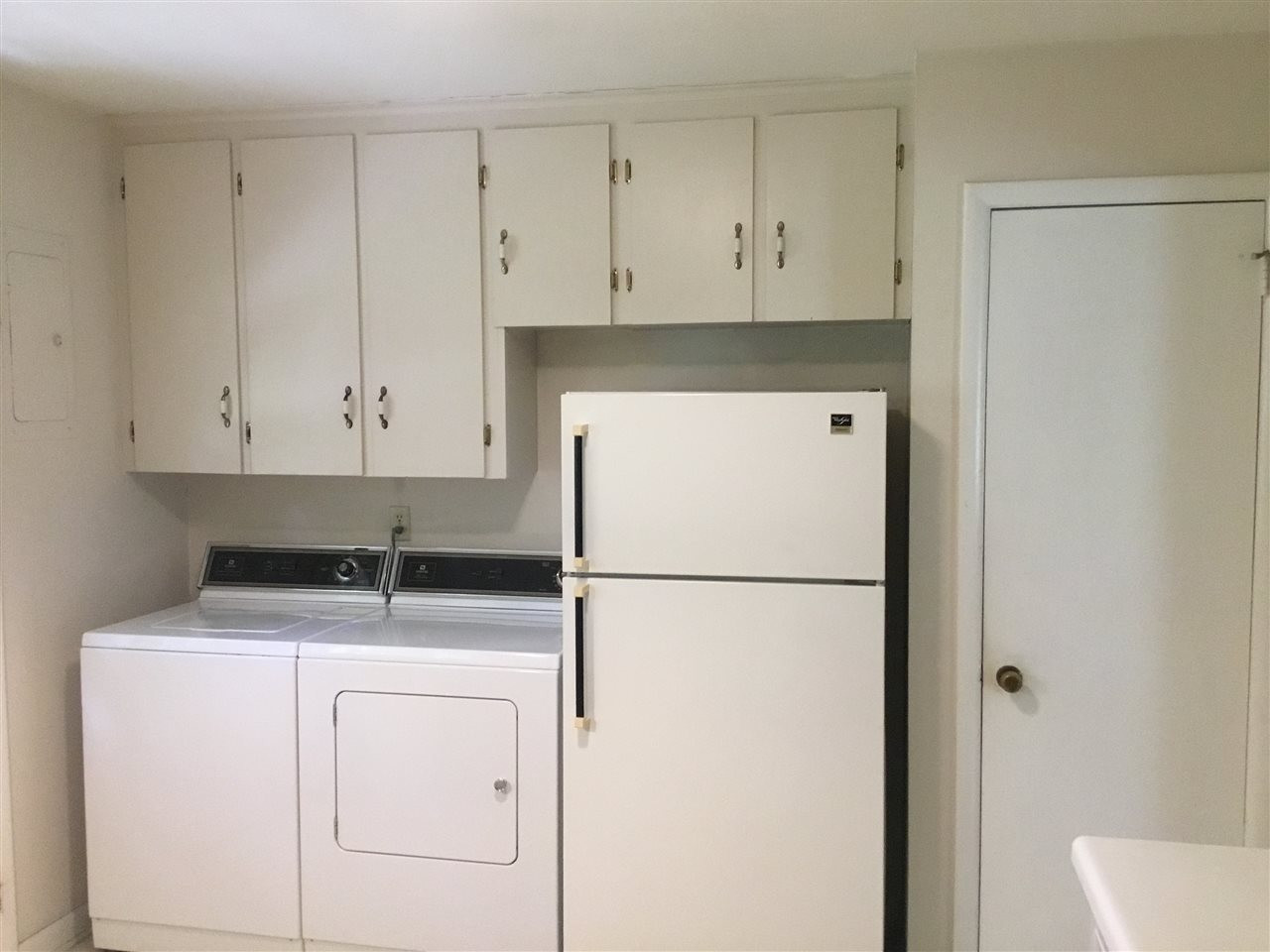 519 West Cornwall Road Cary, NC 27511 - Photo 8 of 29 Kitchen