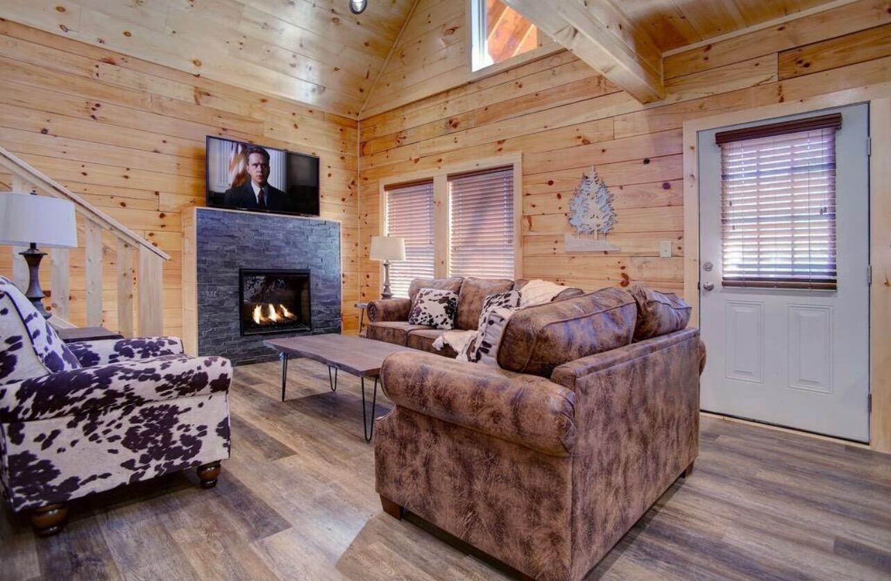 852 String Run Way Pigeon Forge, TN 37863 - Photo 6 of 34 Gallery Image 6
