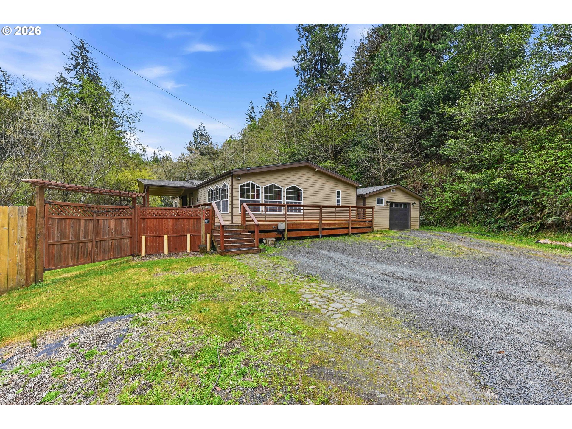 925 East 3rd Street Coquille, OR 97423 - Photo 8 of 41
