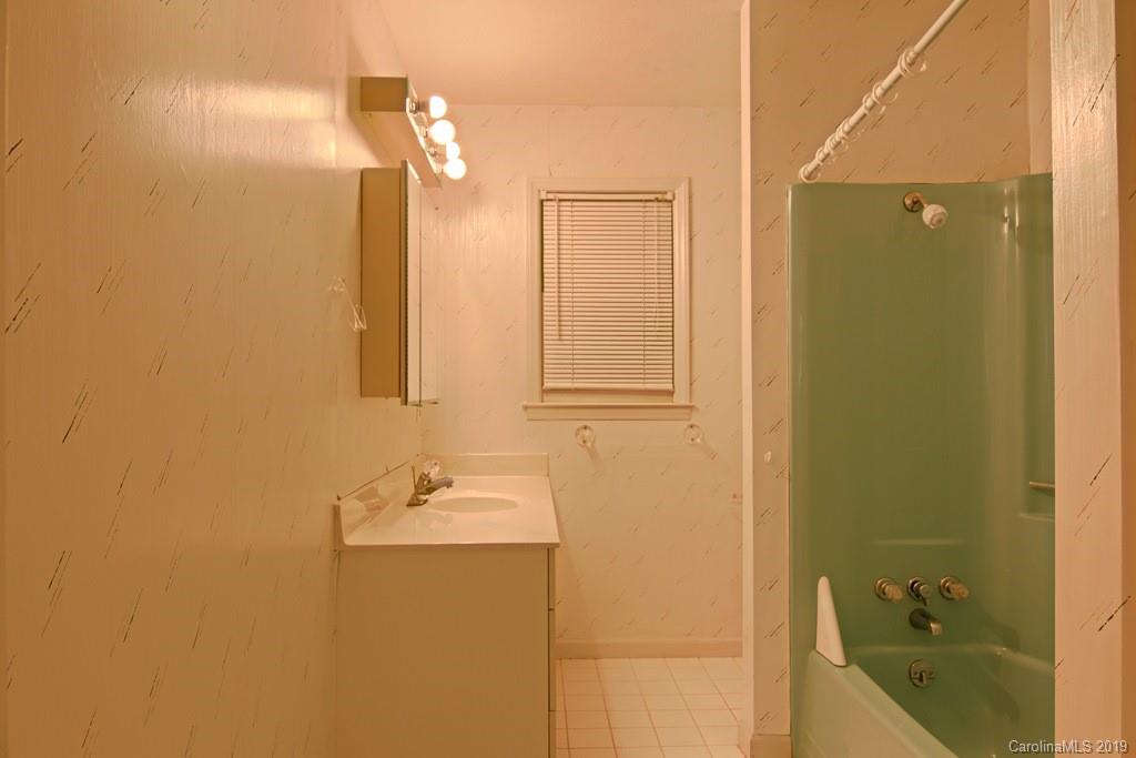215 Fallen Timber Road, Unit 4 Hendersonville, NC 28791 - Photo 22 of 26 Gallery Image 22