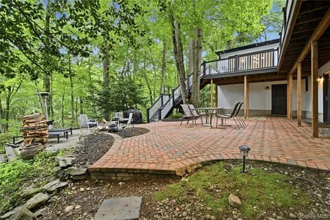 $1,175,000 | 75 Laurel Hill Road, Centerport, NY 11721