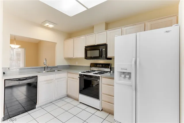 $1,795 | 2717 Sungold Drive, Las Vegas, NV 89134