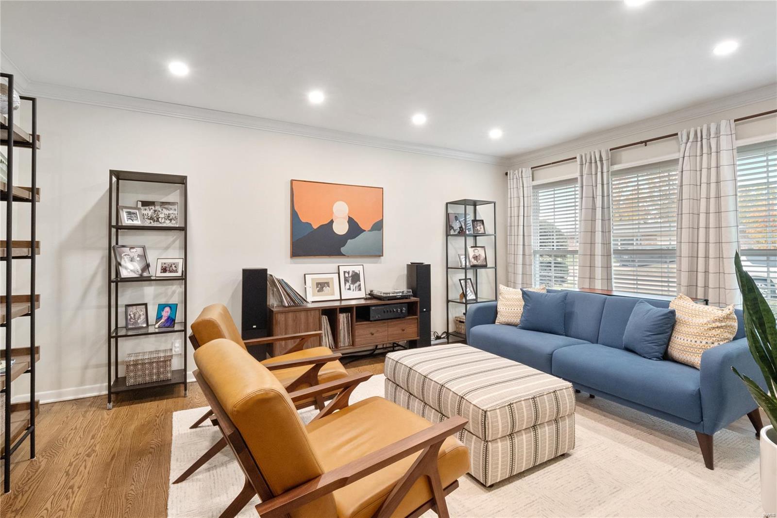 9156 Pardee Spur Crestwood, MO 63126 - Photo 3 of 27