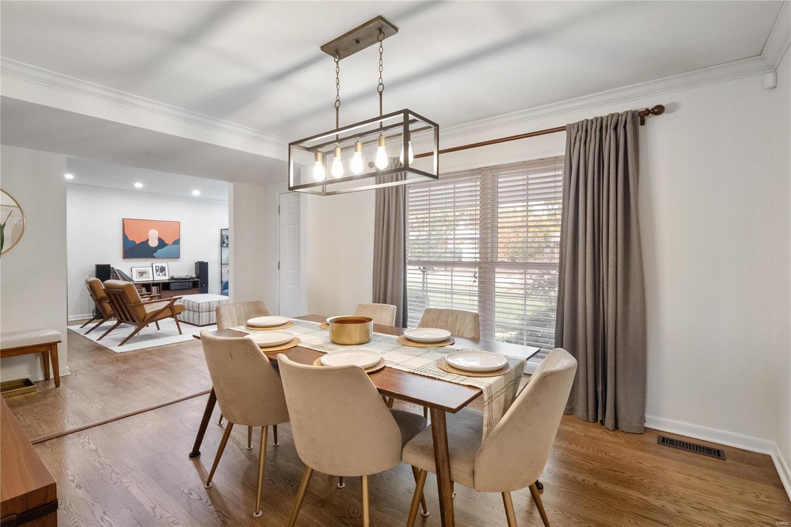 9156 Pardee Spur Crestwood, MO 63126 - Photo 4 of 27