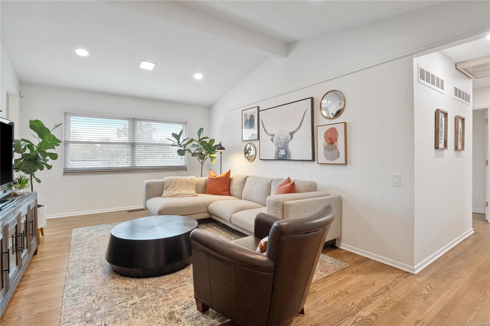 9156 Pardee Spur Crestwood, MO 63126 - Photo 6 of 27