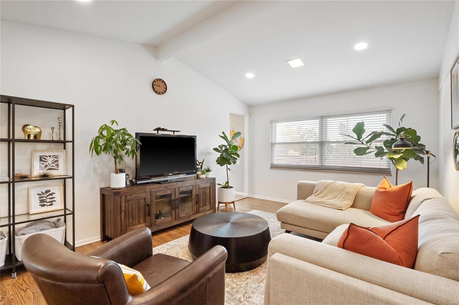 9156 Pardee Spur Crestwood, MO 63126 - Photo 8 of 27