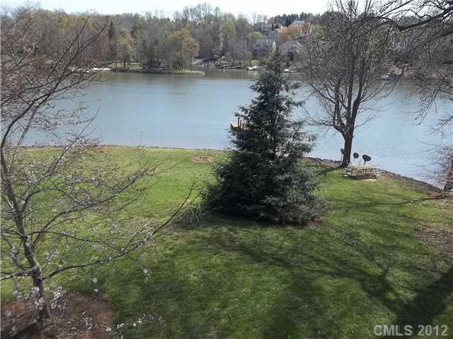 7529 Buckland Road Charlotte, NC 28278 - Photo 3 of 11 Gallery Image 3