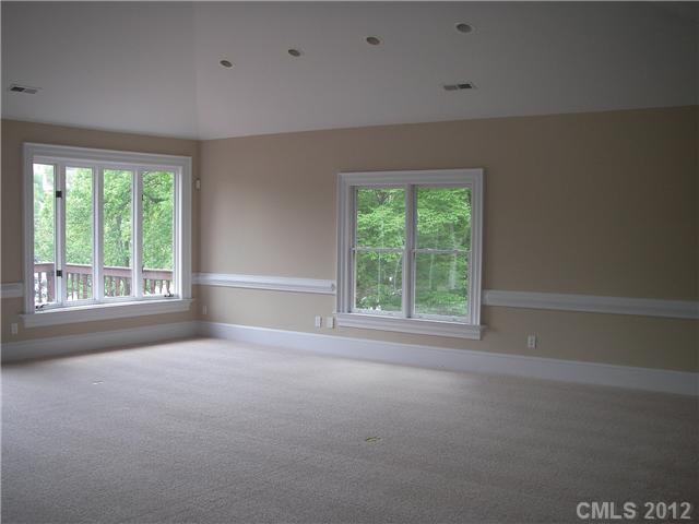7529 Buckland Road Charlotte, NC 28278 - Photo 4 of 11 Gallery Image 4